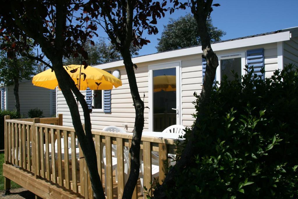 Camping De La Baie Hotel La Trinité-sur-Mer Kamer foto